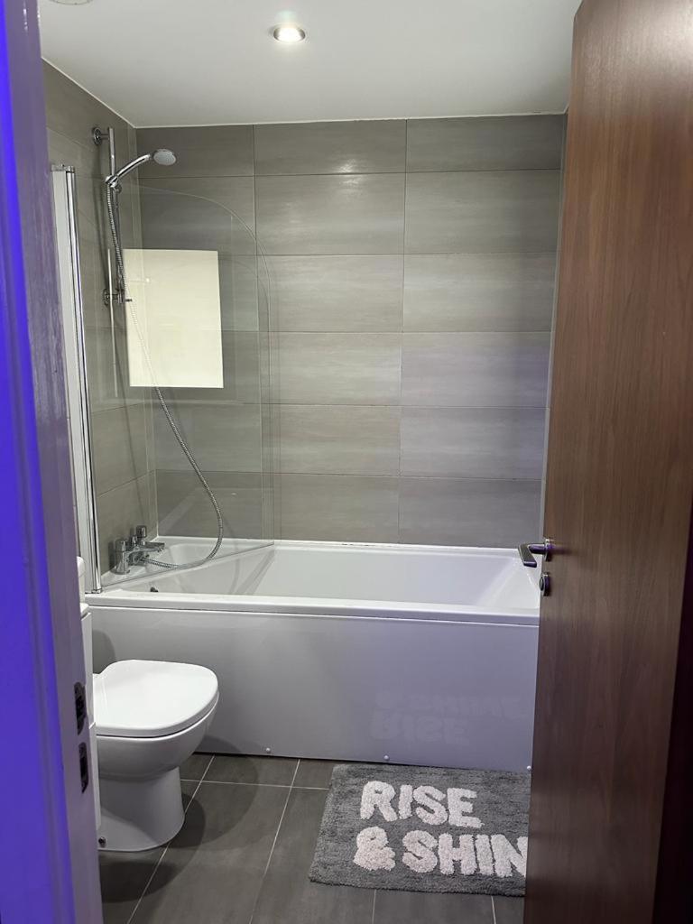 Luxury 9Ine Beautiful Bull Ring Apartment Free Parking Бірмінгем Екстер'єр фото